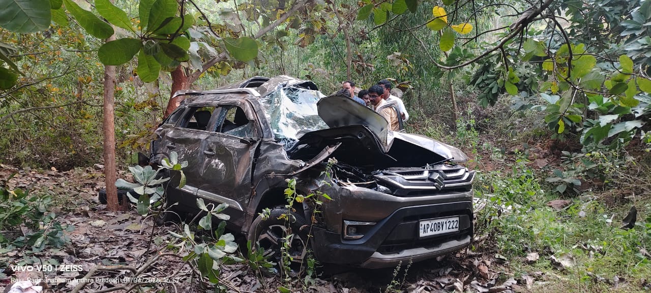 Fatal Road Accident on Padmanabham, పద్మనాభం ఘాట్ రోడ్డు
